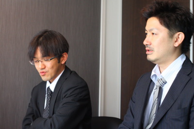 税理士、社会保険労務士、行政書士との相談風景